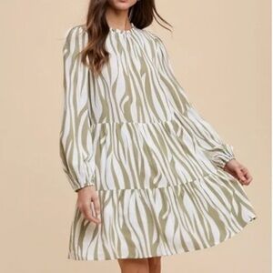 NWT AnnieWear Olive & Cream Tiered Swing Dress – Size Large